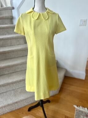 Vintage 50s 60s Butter Yellow Scallop Collar Short Sleeve Shift Dress Twee